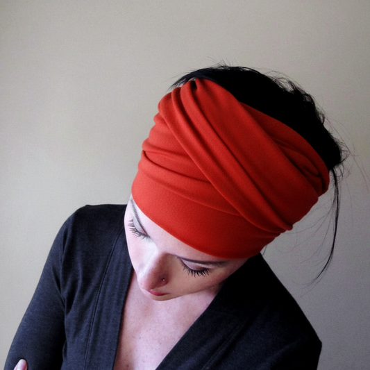 woman wearing an ecoshag vermilion jersey head scarf