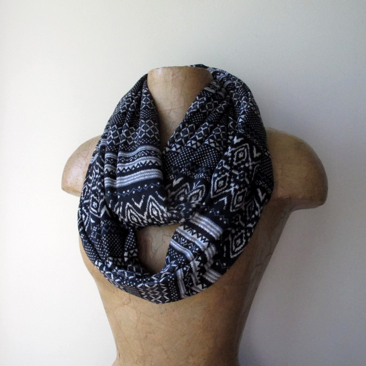 ecoshag black and white fair isle infinity scarf